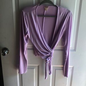 Wrap around long sleeve crop top light purple